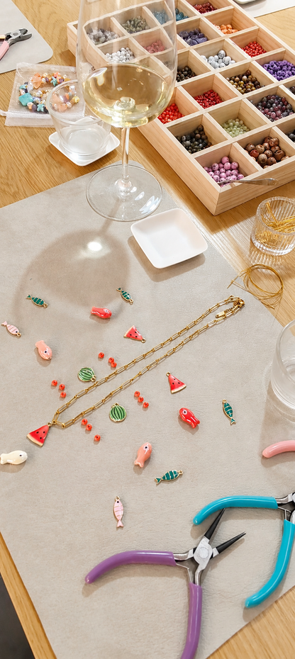 Taller de joyería con vino ilimitado